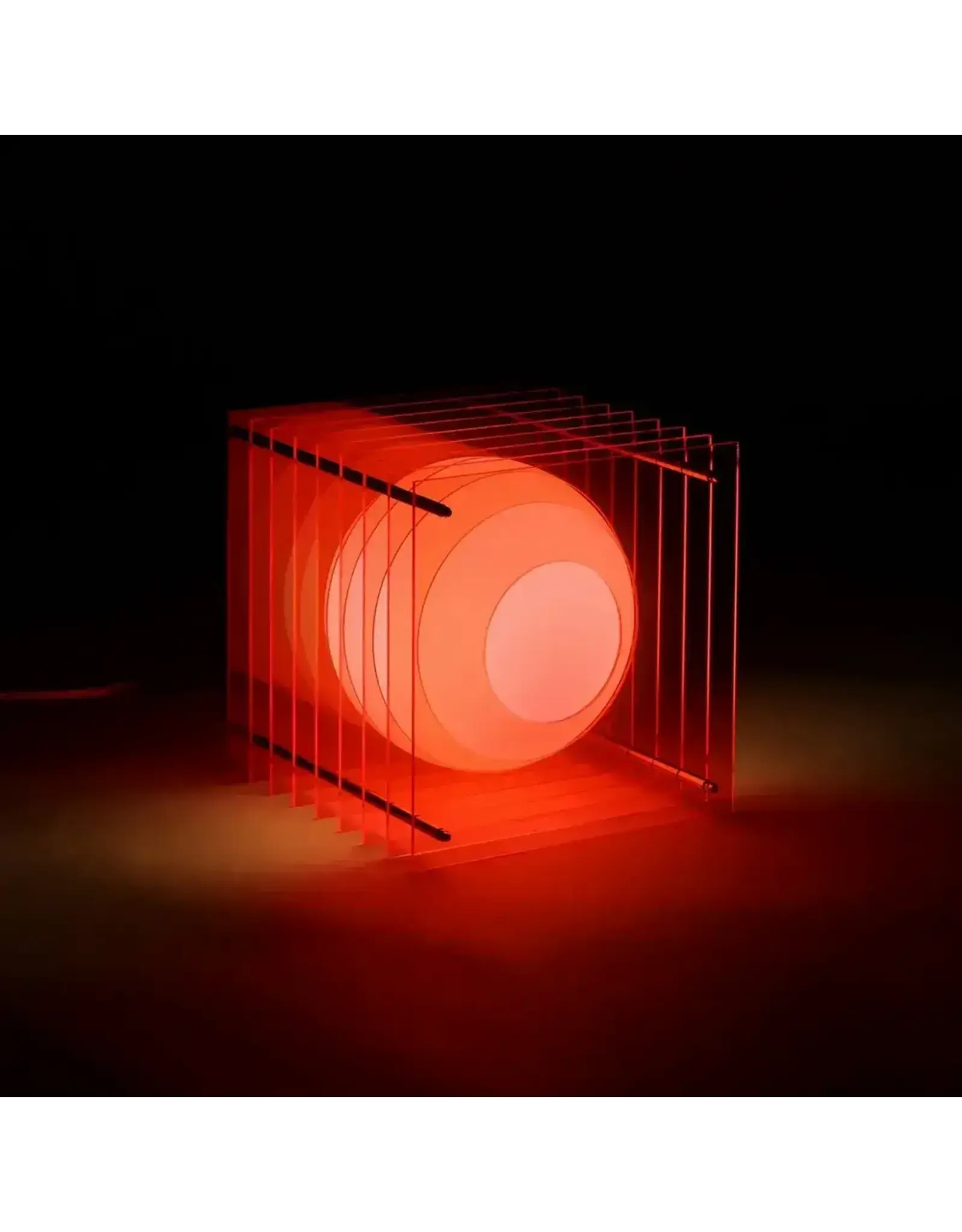 Bang Design LOP lamp big square in electric pink acrylic