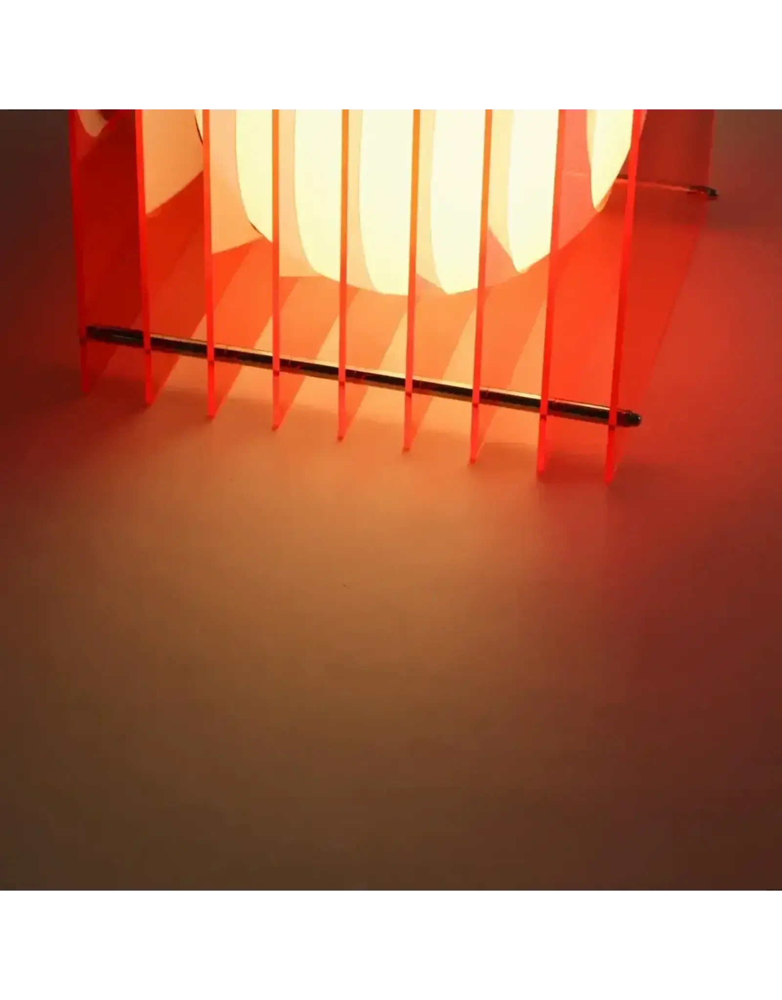 Bang Design LOP lamp big square in electric pink acrylic