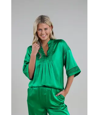 NUKUS SS240120/green  Nina Top Vneck Silky