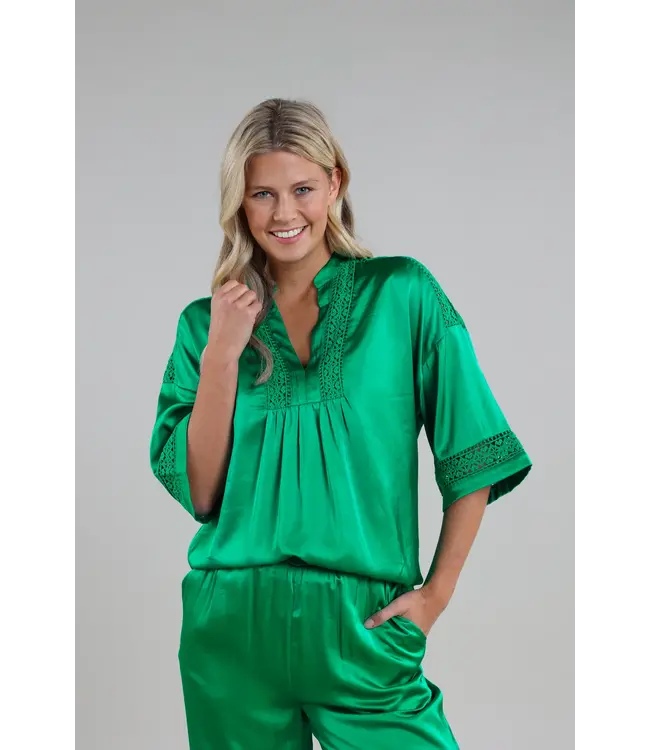 SS240120/green  Nina Top Vneck Silky