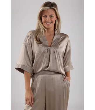NUKUS NKS01035/DarkSand  Nina Top Silky