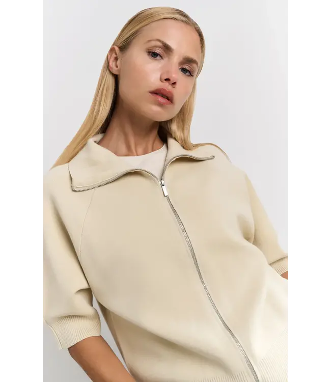 01-010100-503  Vest ritsBeige