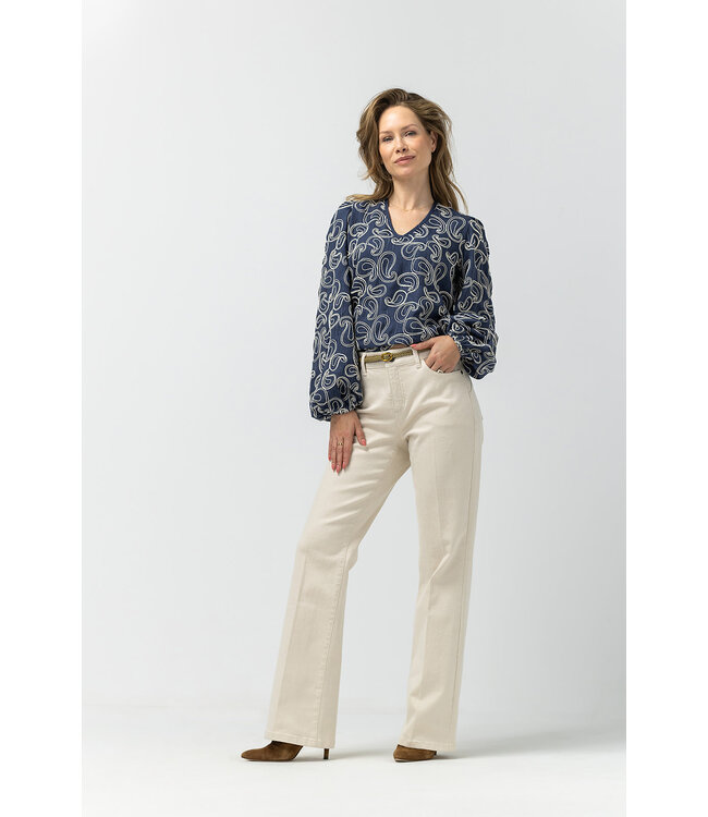 2521026/DonkerBlauw  Airlie