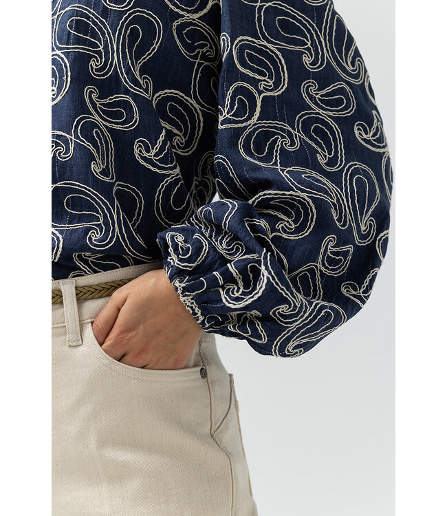 2521026/DonkerBlauw  Airlie