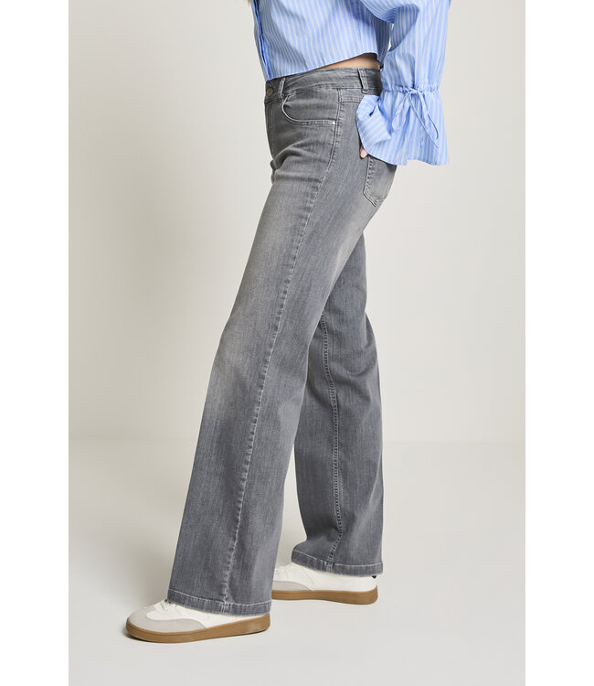 NOS.212136 /D68-GreyUsed-L32  Eve