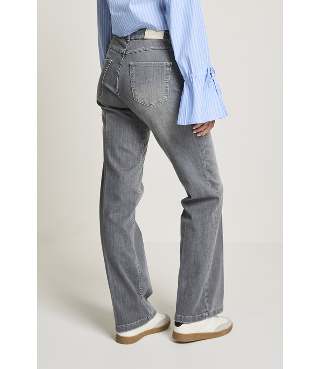 NOS.212136 /D68-GreyUsed-L32  Eve