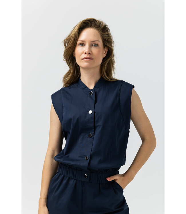 2527030/DonkerBlauw  Isa