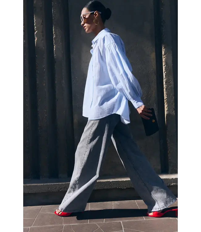 23512037/light blue  sarah short chambray blouse