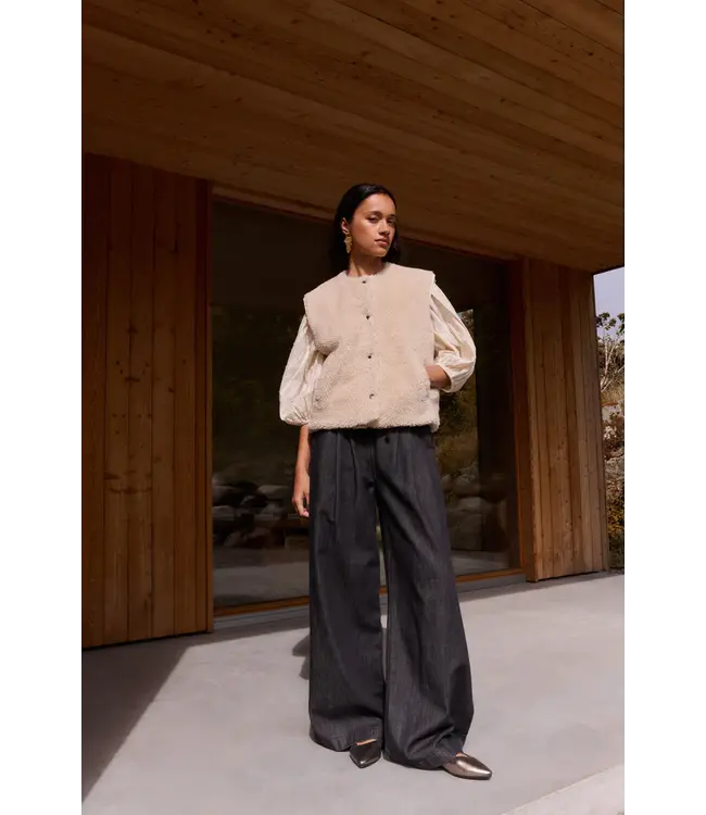 25518033/jet black  jaxx pants