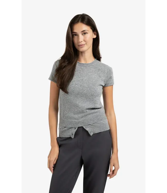 01-000484-508/99022  Knitted top with double hem and button details