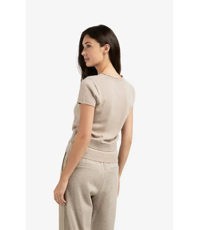 01-000484-508/99007  Knitted top with double hem and button details