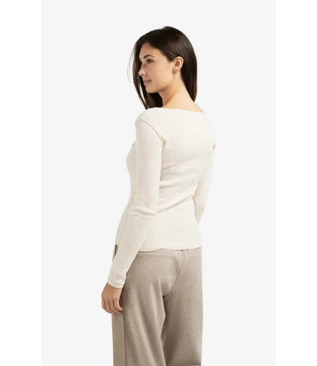 01-000371-508/99005  Fine knitted top with texture and long sleeves