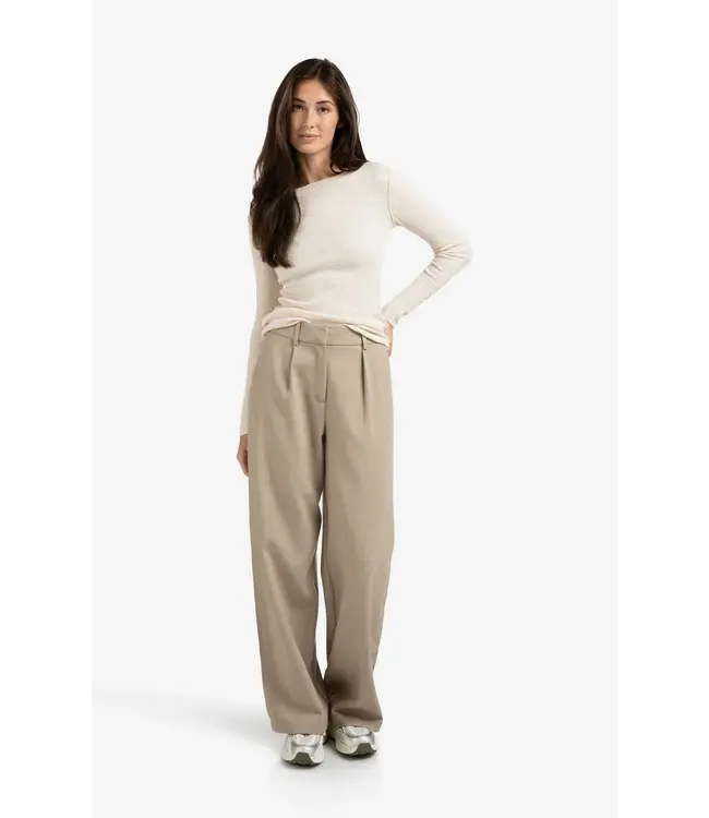 01-000371-508/99005  Fine knitted top with texture and long sleeves