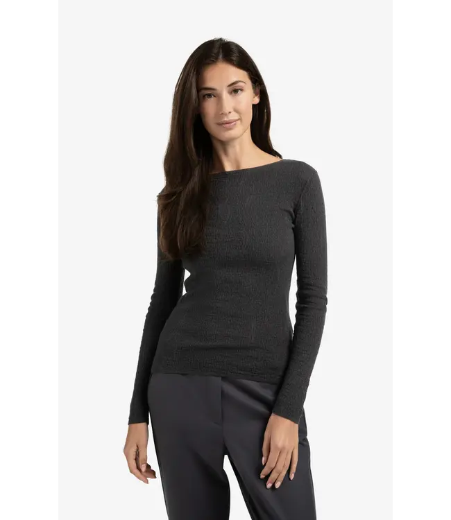 01-000371-508/90205  Fine knitted top with texture and long sleeves