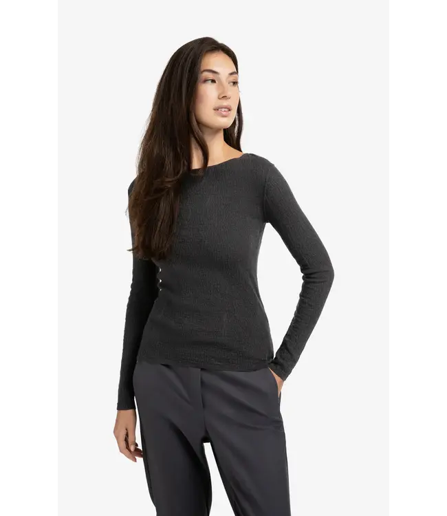 01-000371-508/90205  Fine knitted top with texture and long sleeves