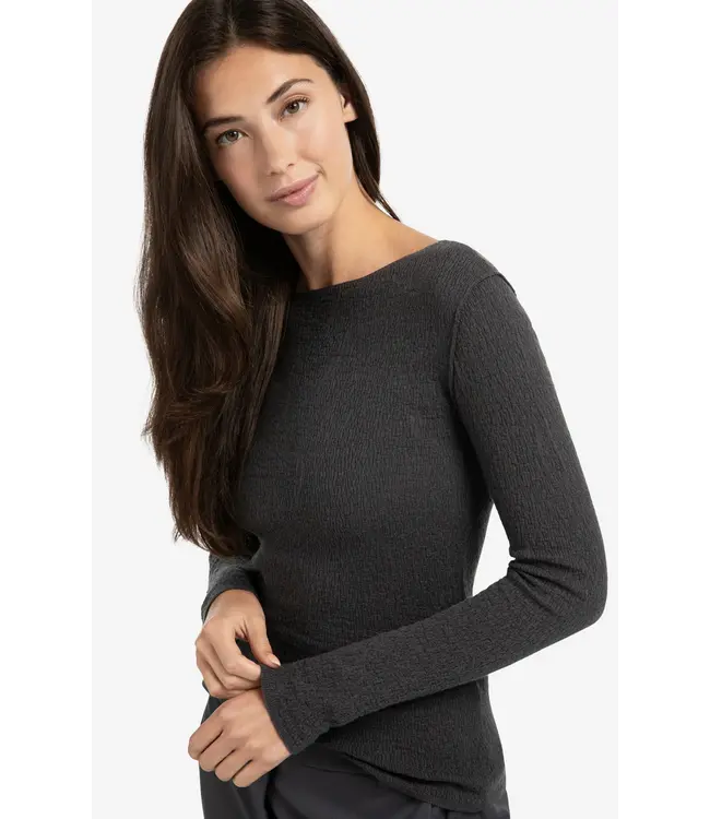 01-000371-508/90205  Fine knitted top with texture and long sleeves