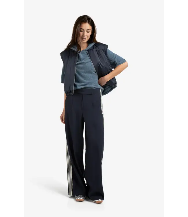 01-301215-508/94016  High waist trousers with side stripes