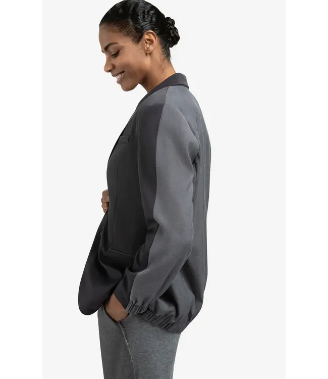 01-501071-508/90205  Loose fit blazer with bomber details