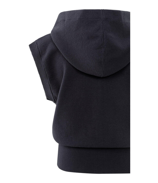 01-010116-508/94016  Sleeveless hoodie with zipper and hood