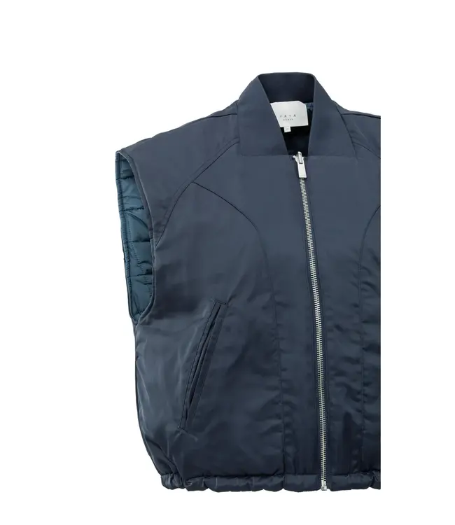 02-021005-508/94016  Reversible padded bodywarmer with zip closure