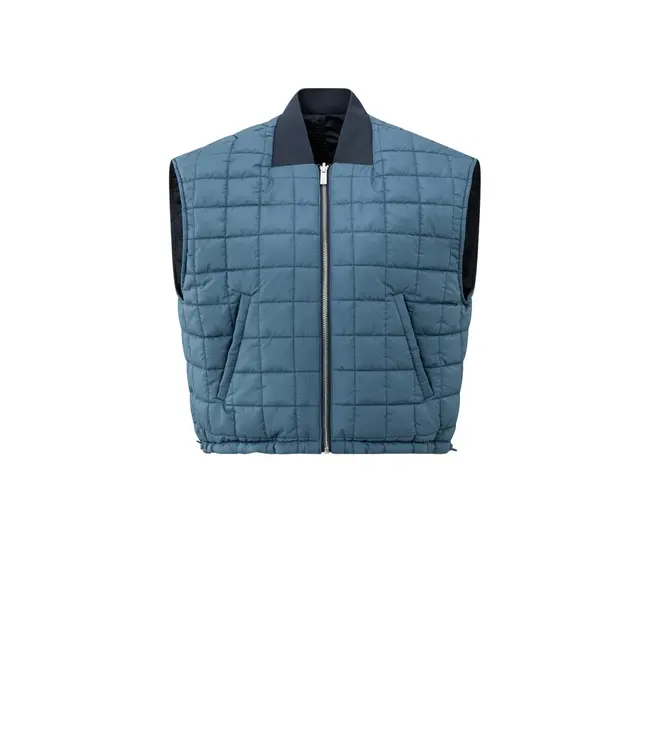 02-021005-508/94016  Reversible padded bodywarmer with zip closure