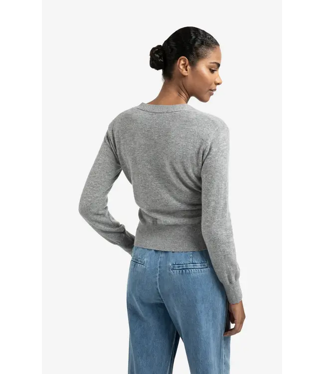 01-010122-508/99022  Cardigan with V-neck and tie waist