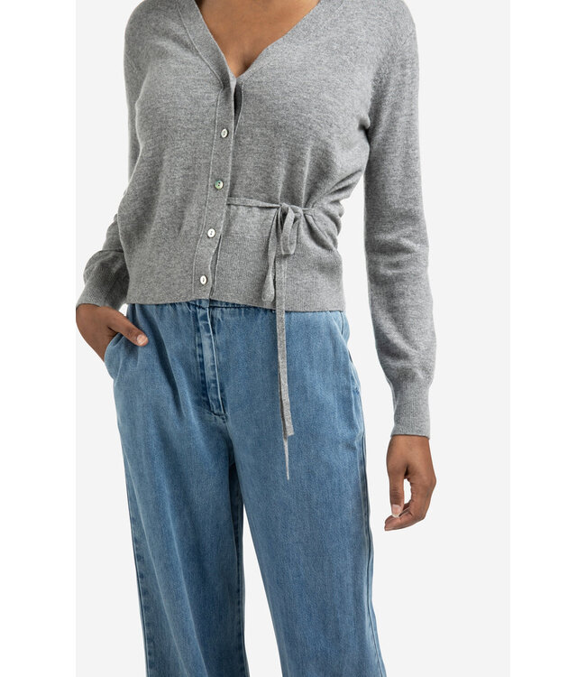 01-010122-508/99022  Cardigan with V-neck and tie waist