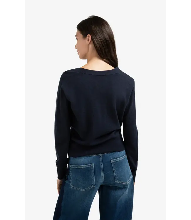 01-010122-508/94016  Cardigan with V-neck and tie waist