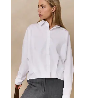 YAYA 01-201167-508/00000  Poplin blouse with front pleat details and classic collar YAYA 01-201167-508/00000  Poplin blouse with front pleat details and classic collar