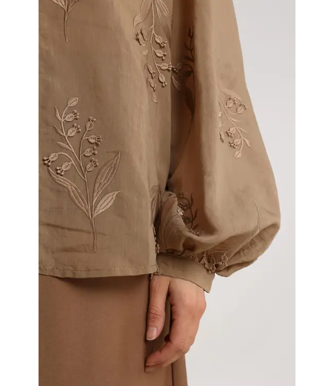 NKF02038/Camel  Jolies Blouse Embroidery