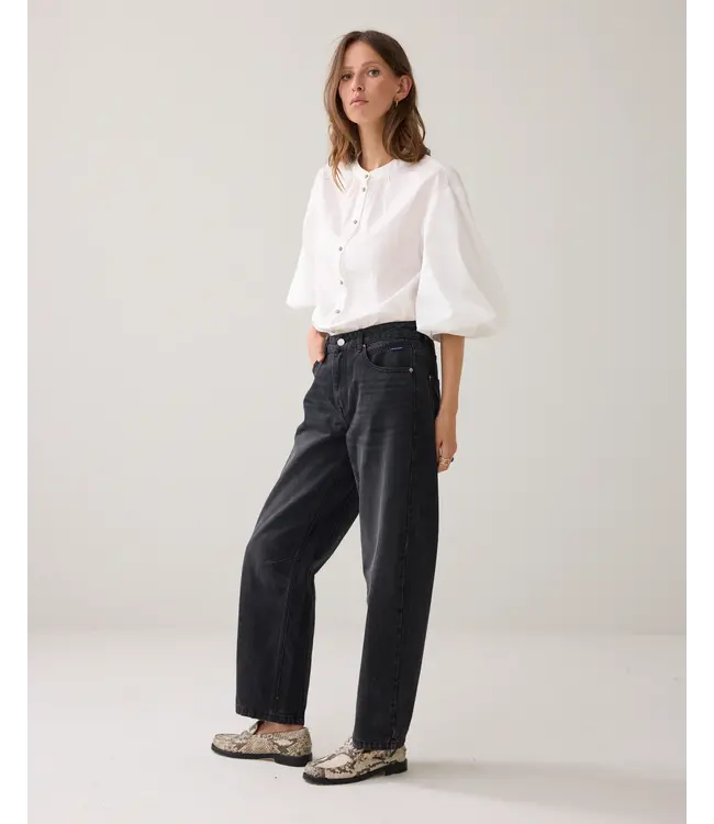 4s2746-5181/000499-BlackDenim  Cocoon fit black cotton jeans