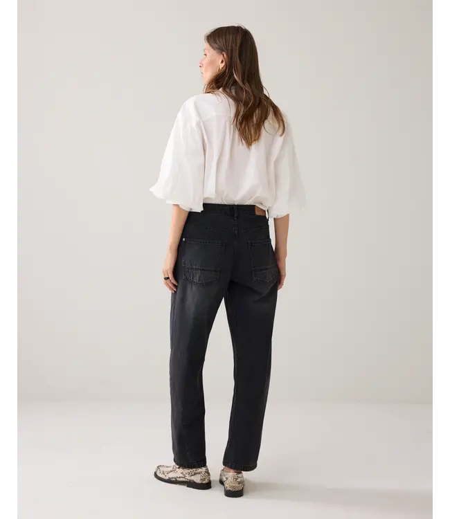 4s2746-5181/000499-BlackDenim  Cocoon fit black cotton jeans