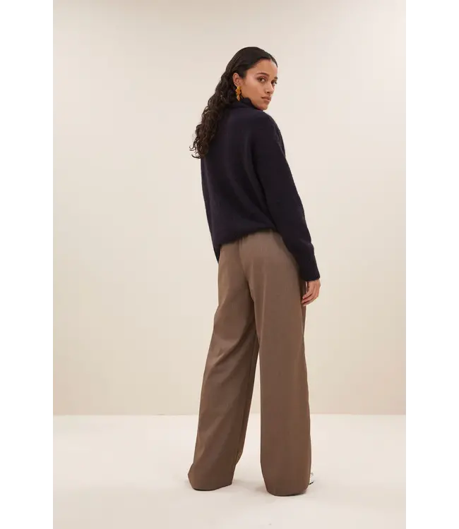 25515019/midnight  beau pullover