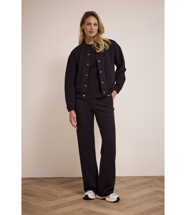 E01-17-101/009000-Black  Structured Wide-Leg Trousers