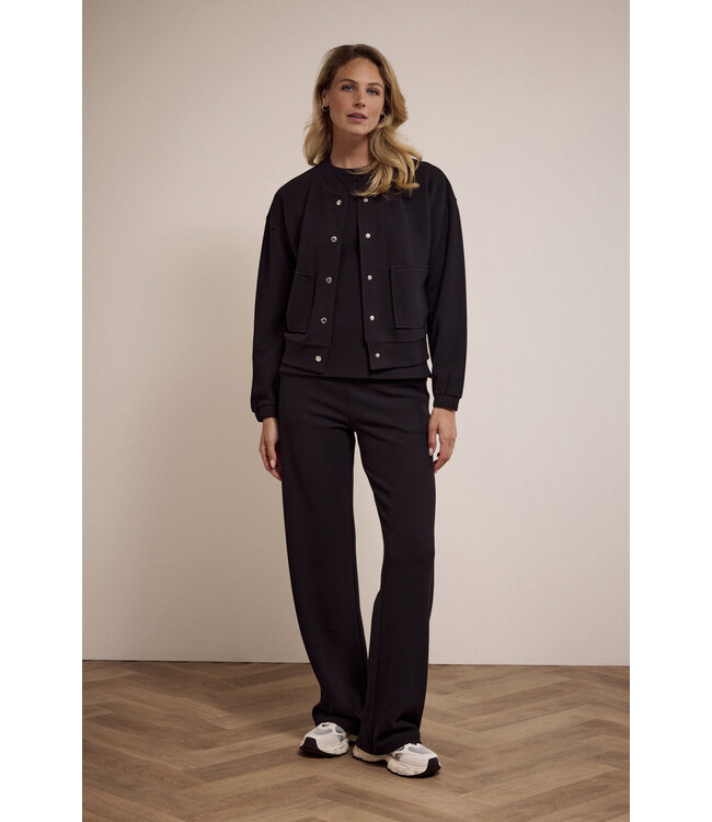 E01-17-101/009000-Black  Structured Wide-Leg Trousers