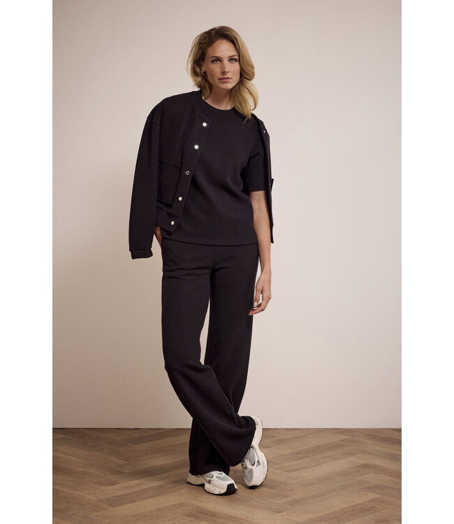 E01-17-101/009000-Black  Structured Wide-Leg Trousers