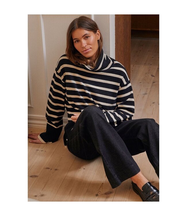 W25.57697/M41Blackw/Cream  Frigga Rollneck Pullover