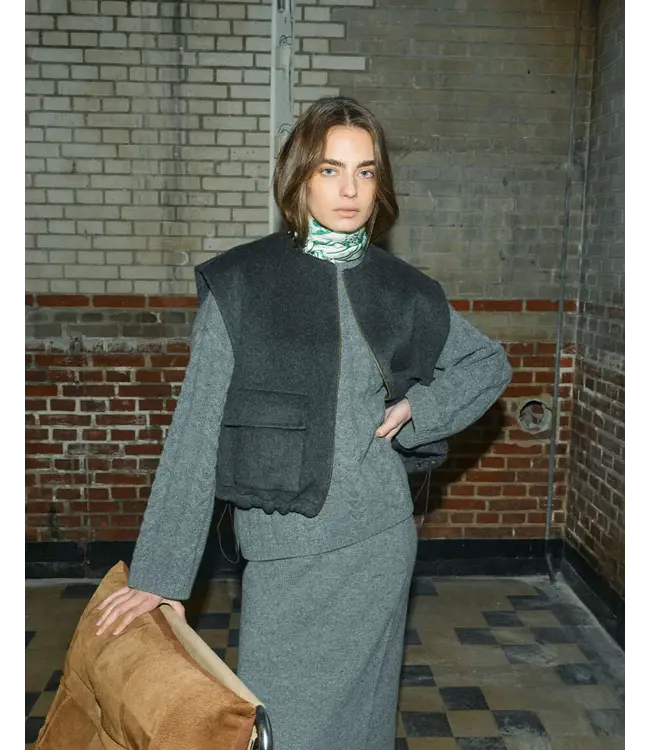 173970/Phantom  MMElise Loisa Wool Vest