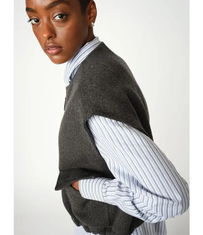 173970/Phantom  MMElise Loisa Wool Vest