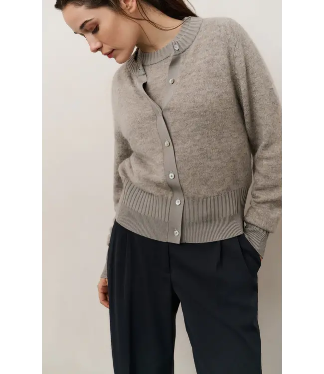 01-010126-509/99018  Long sleeve cardigan with double rib details