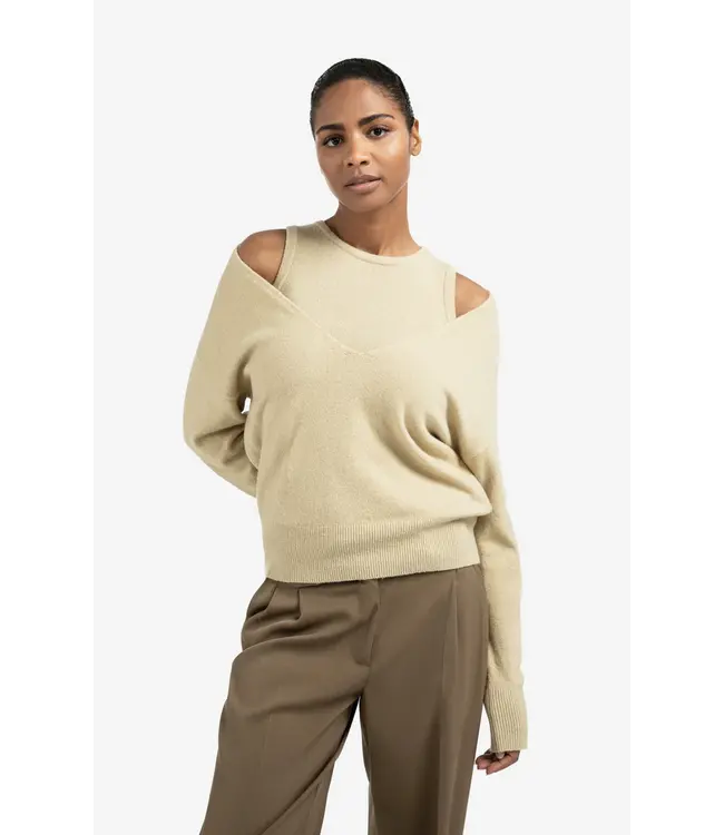 01-000381-509/505222  Knitted sweater with deep V-neck and layered top