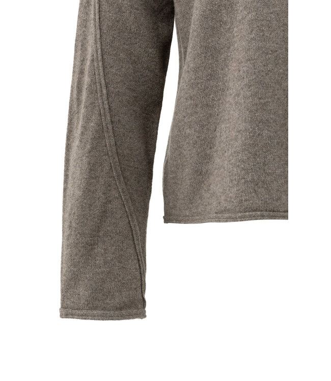 01-000489-509/990172  Boat neck sweater with refined decorative seams