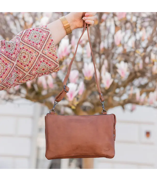 CL30996 Uma bag COGNAC