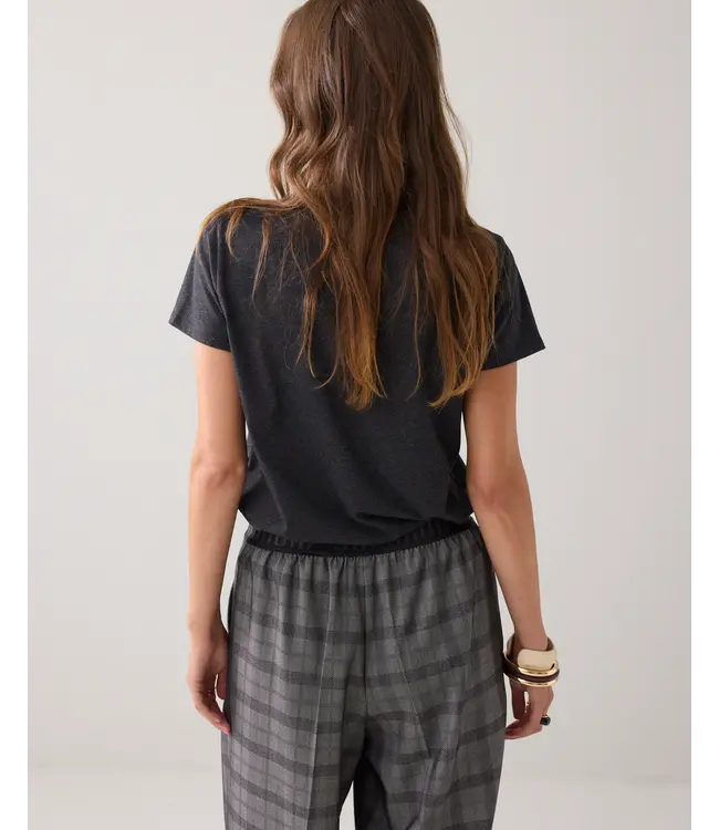 3s5194-30724/000860-Anthracite  T-shirt met necklace detail