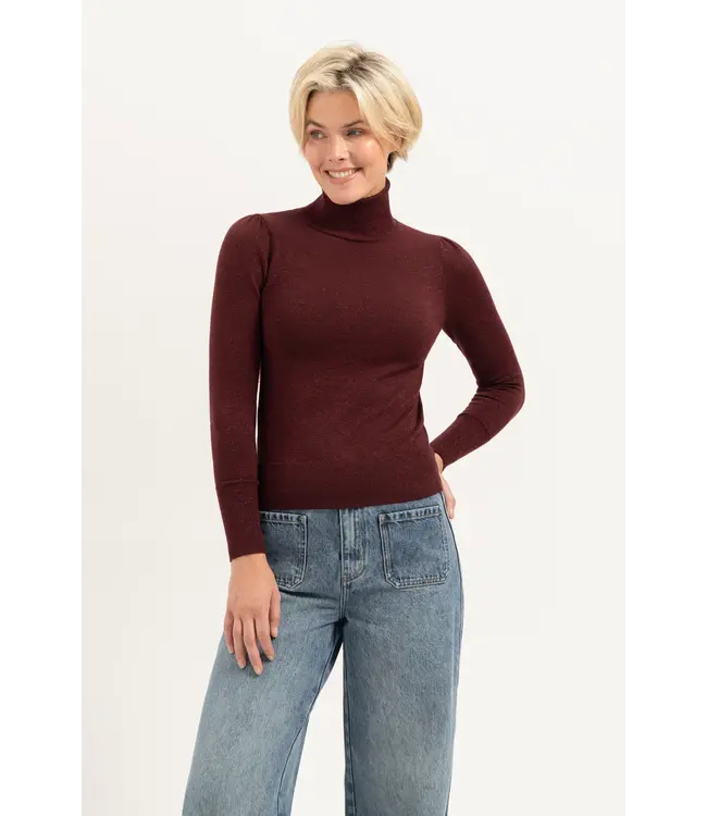 CR0299/Burgundy  May turtleneck