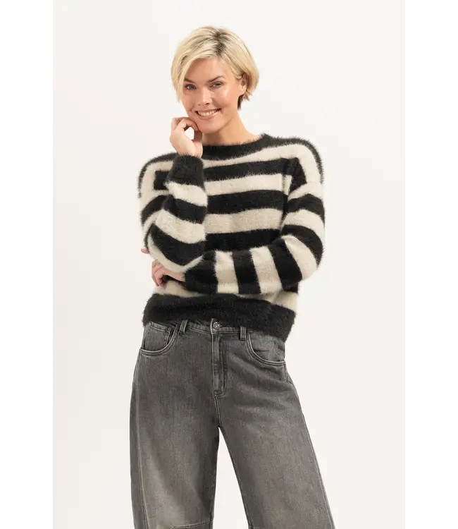 CR0350/Off-WhiteStriped  Aurelia Striped Knit Sweater