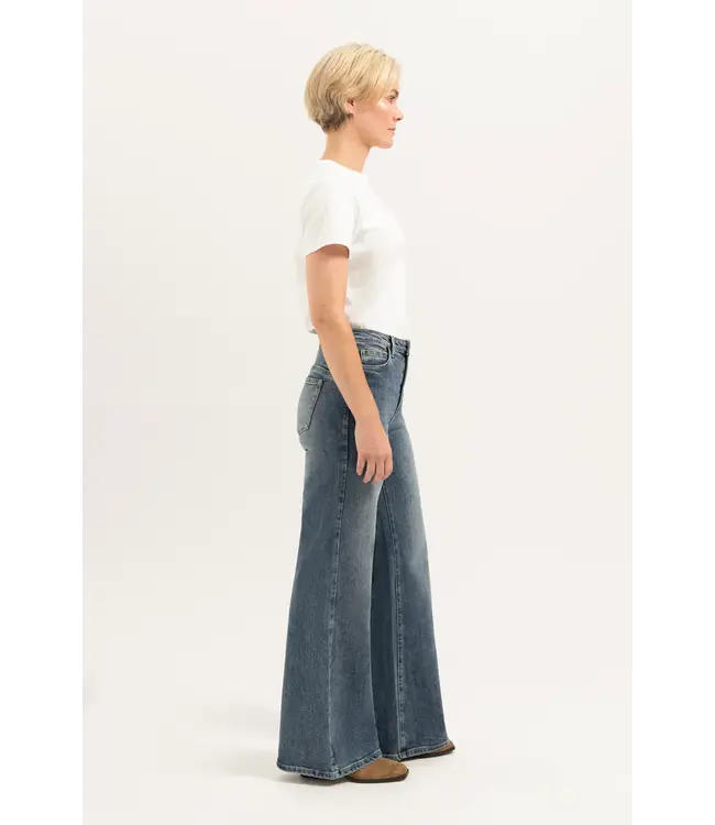 CR0029/SophisticatedBlue  Ana Flared