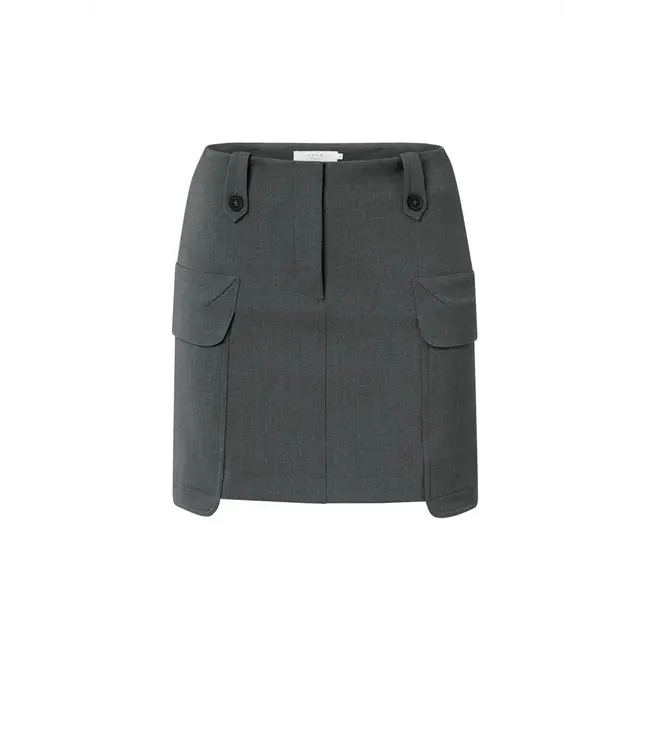 01-401079-509  Minirok met cargozakken en knoopdetails