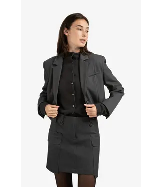 YAYA 01-501073-509  Korte blazer met koorddetail aan de zoom
