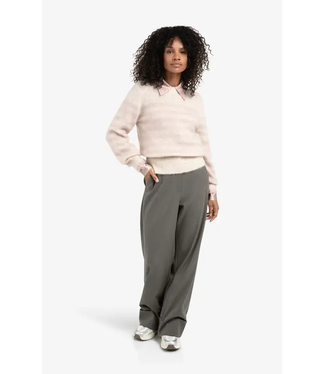 01-000539-510/615091  Striped sweater with round neck and long sleeves